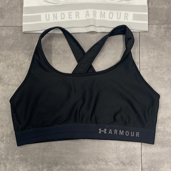 Two under Armour XL sports bras (+3 free) - Picture 2 of 9